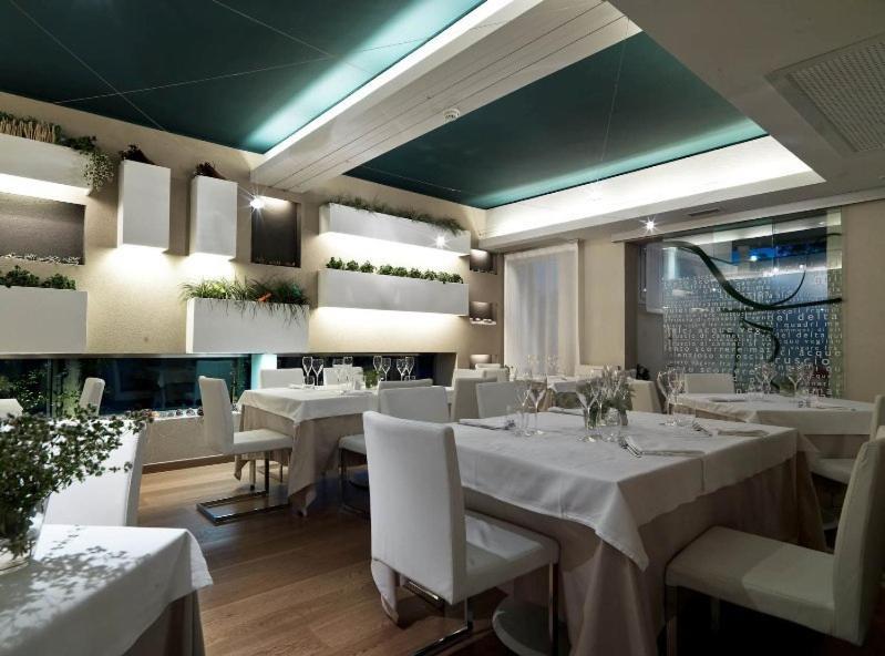 Locanda Ristorante 7 Mari Порто Виро Екстериор снимка